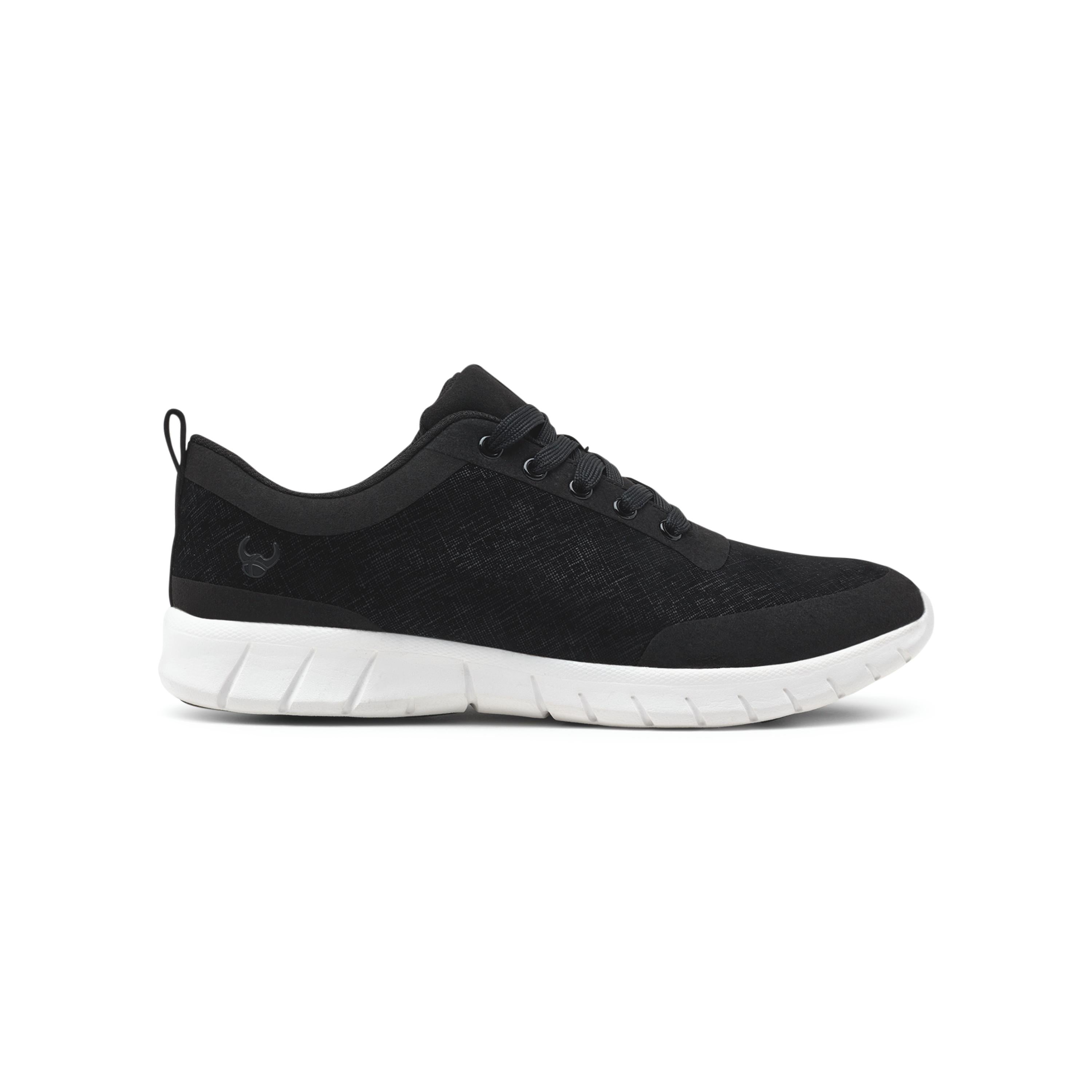 Alma Velvety White and Black Shoes 
