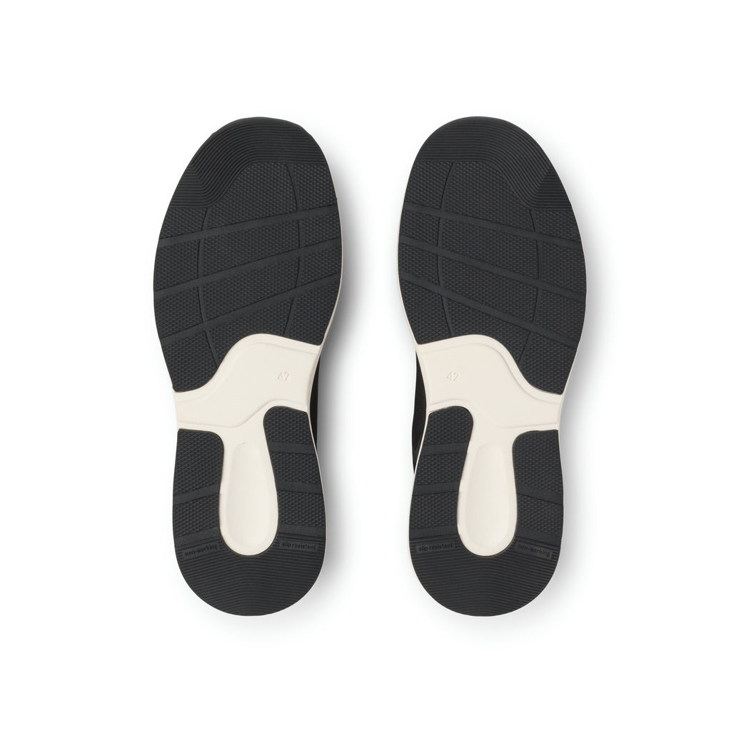 Vinter Black and White Shoes 